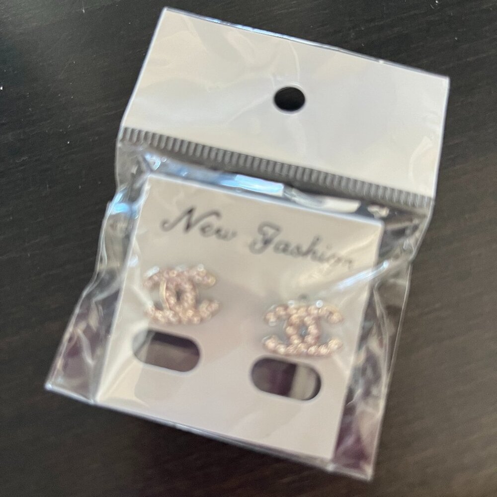 earrings - Picture 2 of 3